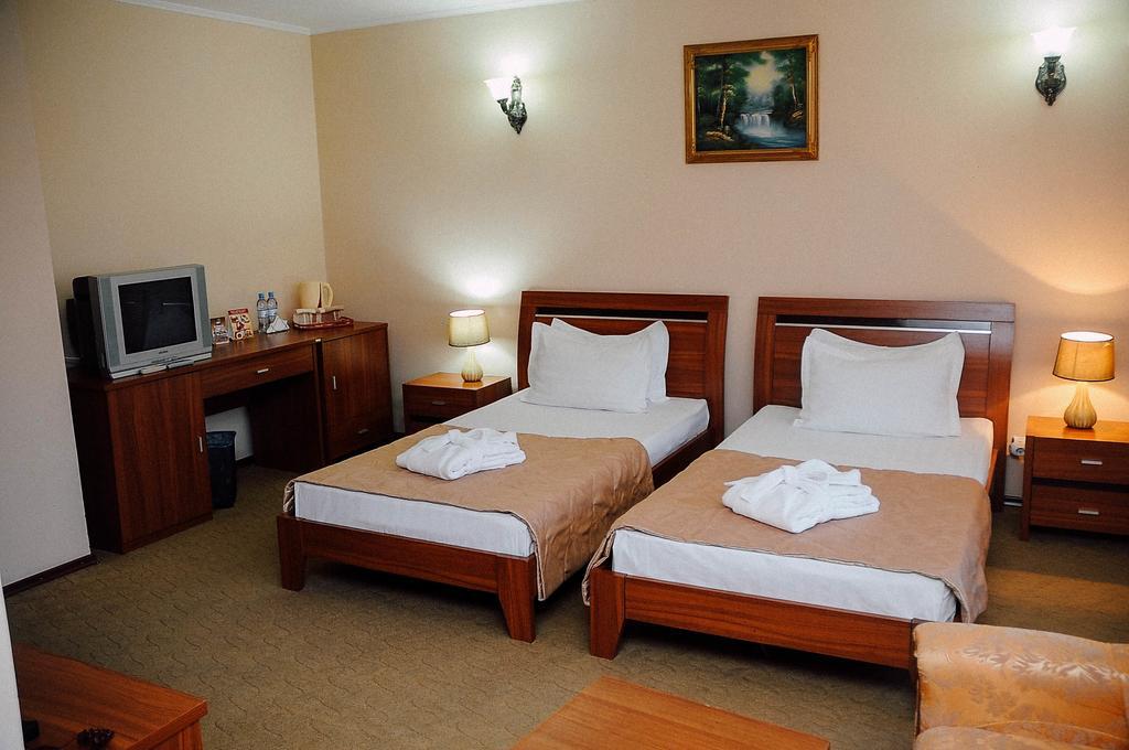 Dostyk Hotel Shymkent Luaran gambar
