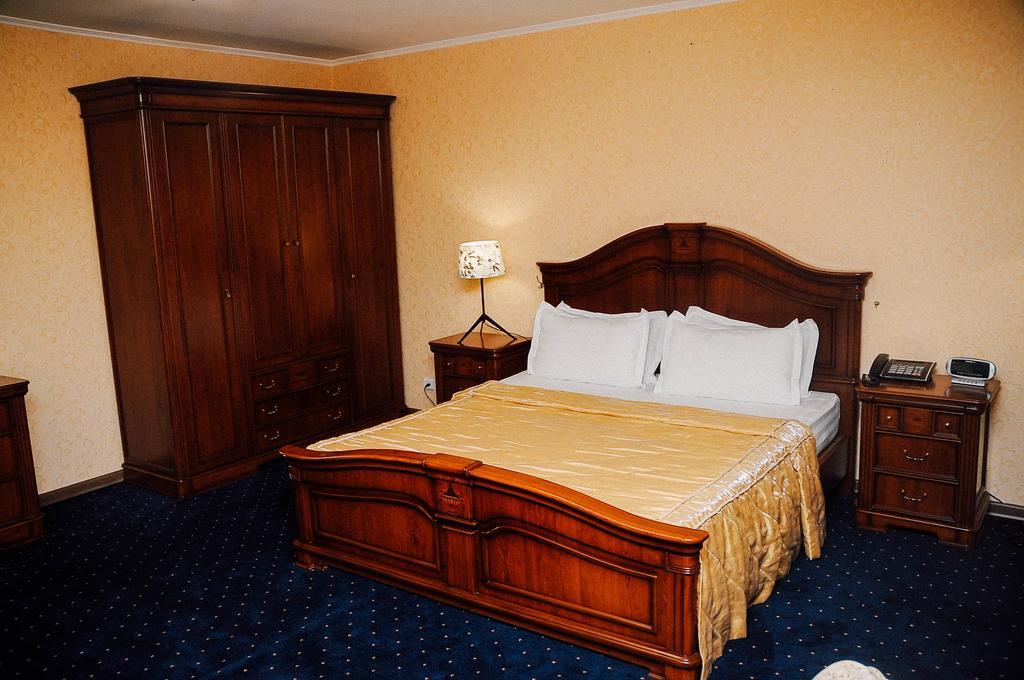 Dostyk Hotel Shymkent Luaran gambar