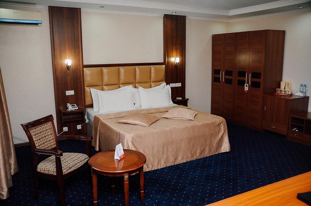 Dostyk Hotel Shymkent Luaran gambar