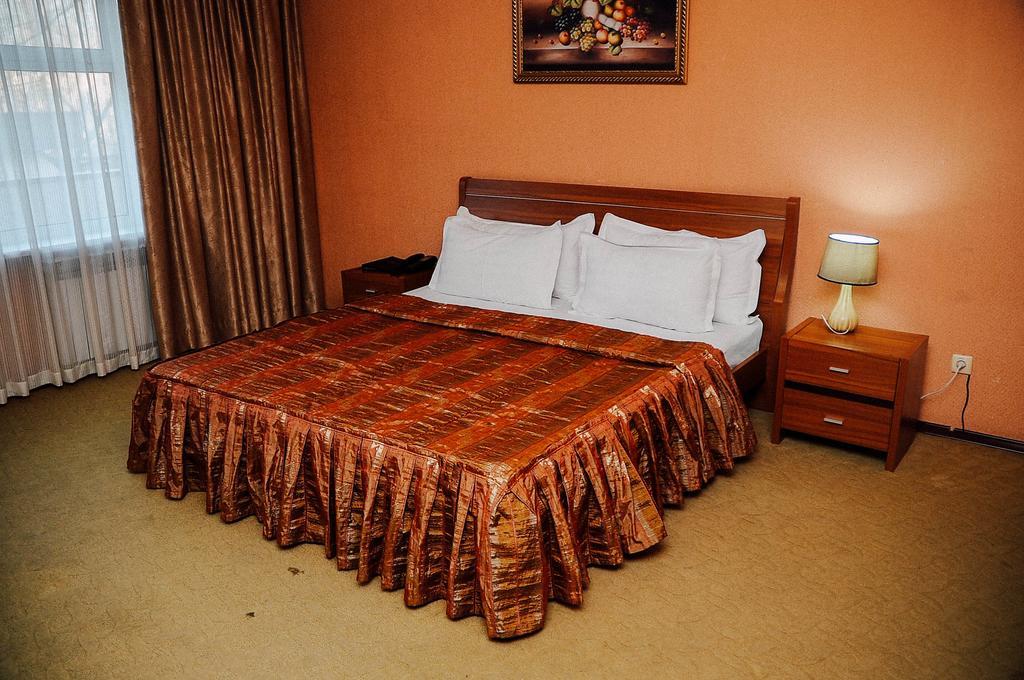 Dostyk Hotel Shymkent Luaran gambar