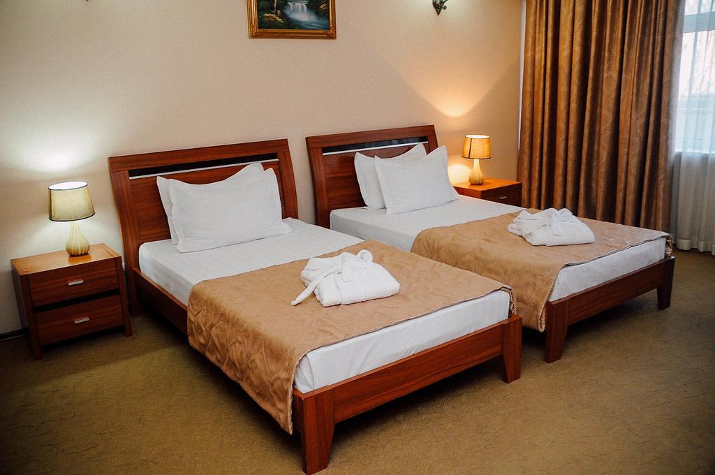 Dostyk Hotel Shymkent Luaran gambar