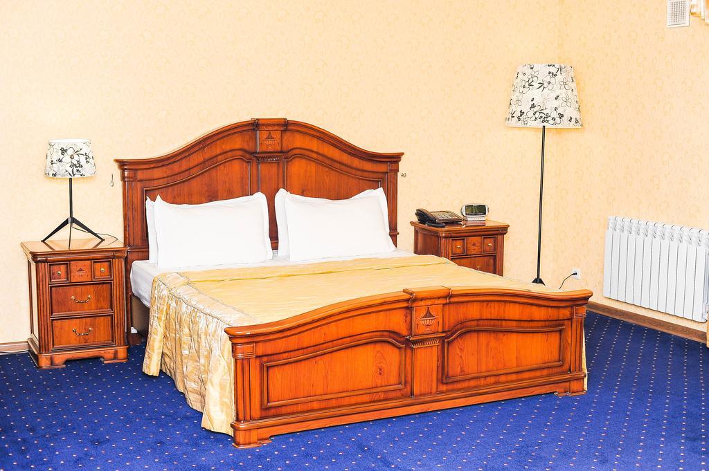 Dostyk Hotel Shymkent Luaran gambar