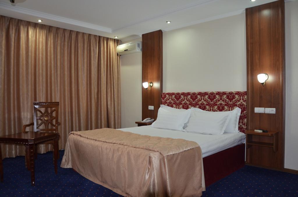 Dostyk Hotel Shymkent Luaran gambar