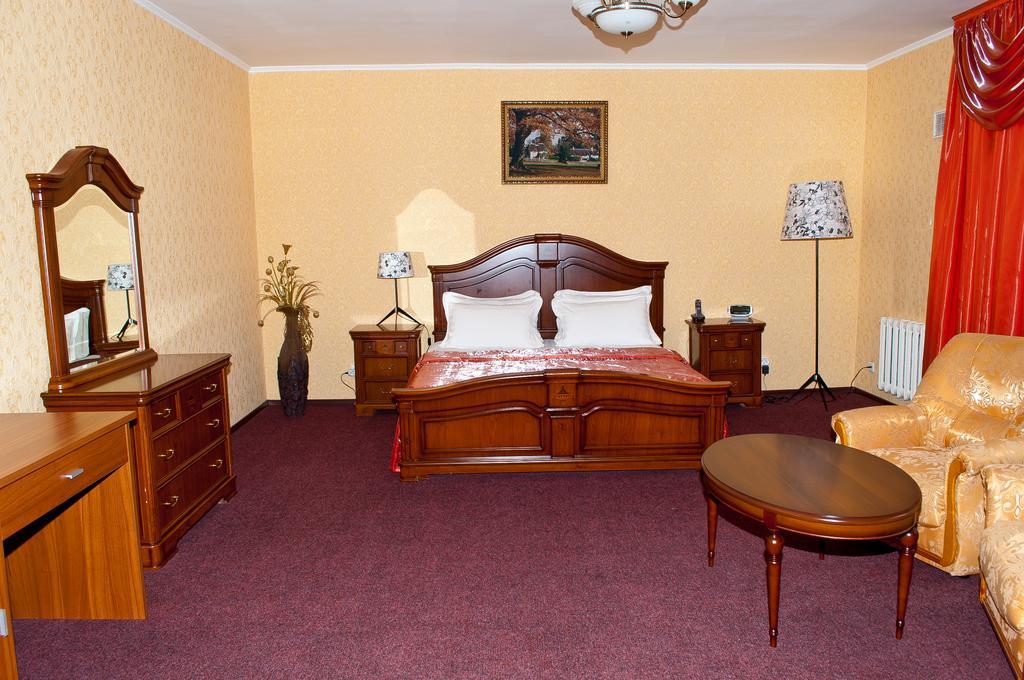 Dostyk Hotel Shymkent Luaran gambar