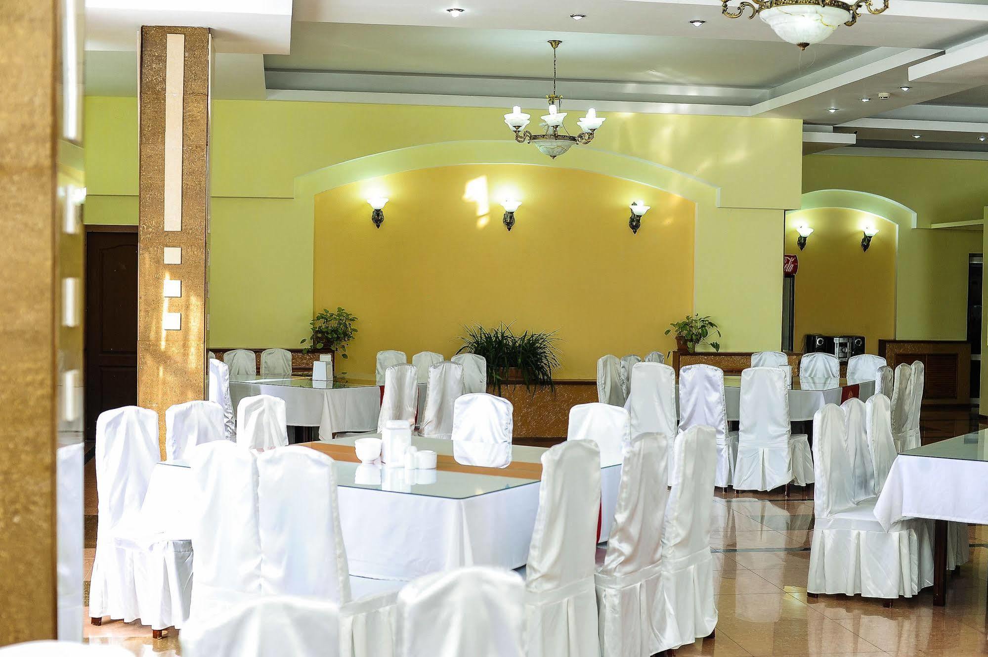 Dostyk Hotel Shymkent Luaran gambar