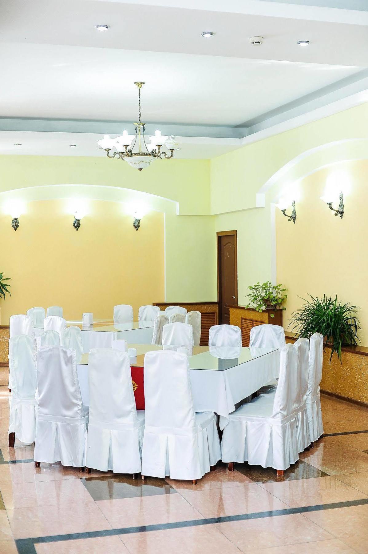 Dostyk Hotel Shymkent Luaran gambar