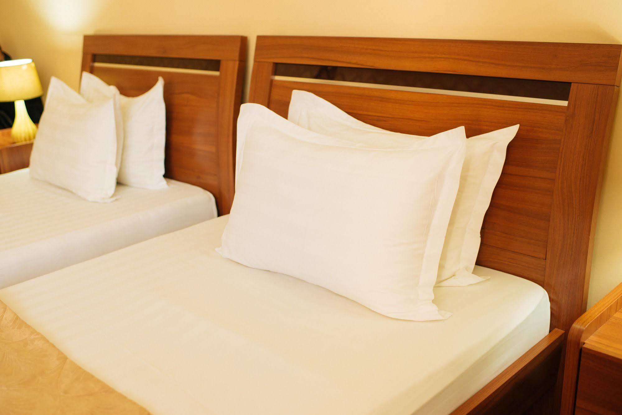 Dostyk Hotel Shymkent Luaran gambar