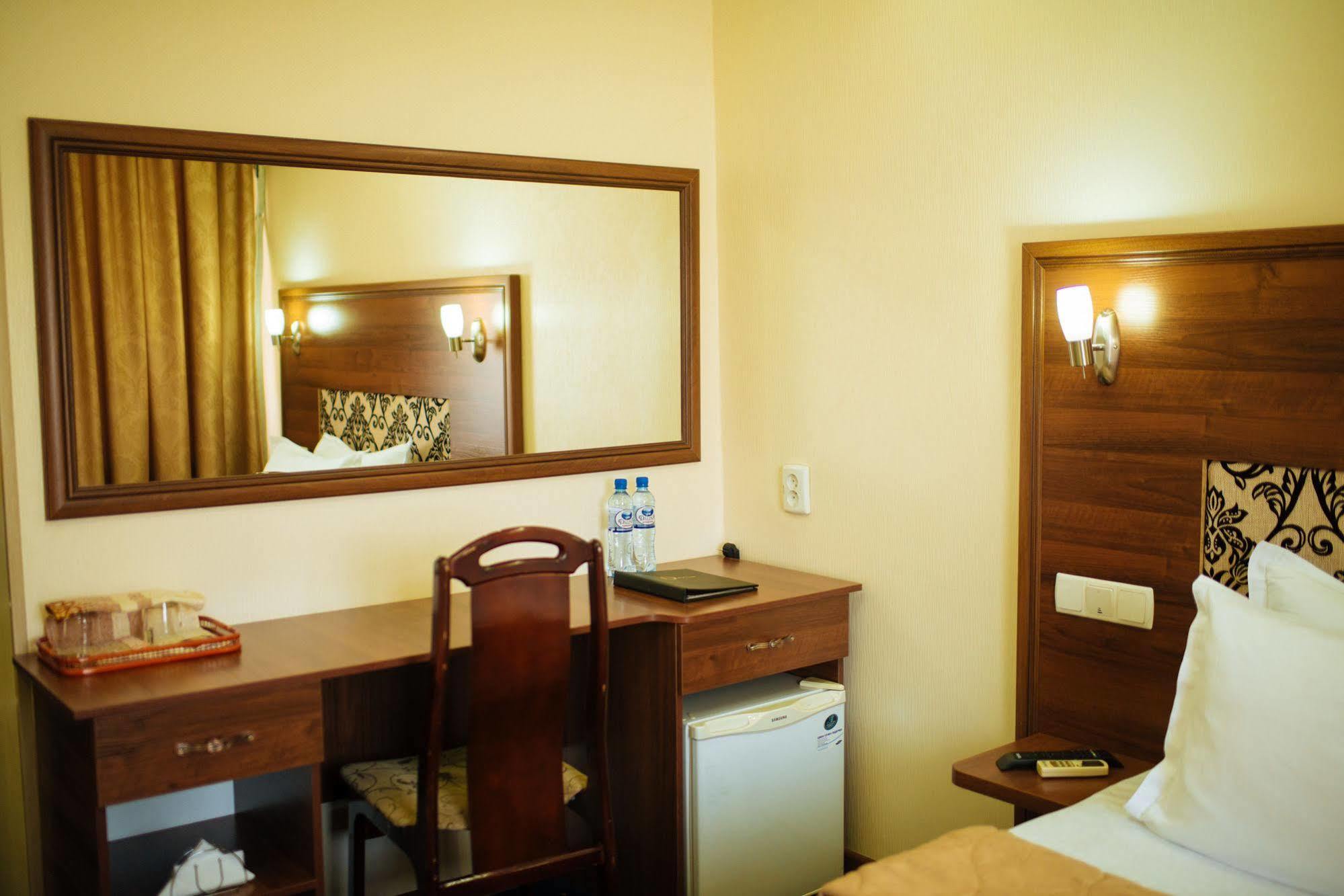 Dostyk Hotel Shymkent Luaran gambar